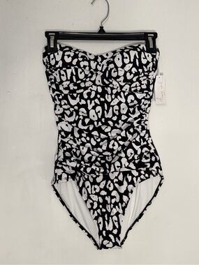 Anne Cole Black & White Leopard Print One-Piece Swimsuit. No straps.